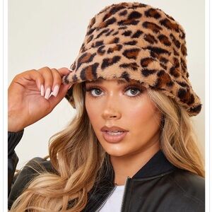 Faux fur bucket hat
